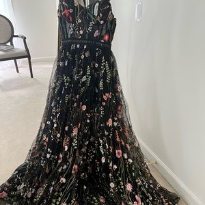 Beautiful maxi dress, top sheer and bottom skirt is sheer long with mini slip